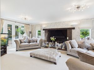Sitting Room- click for photo gallery
